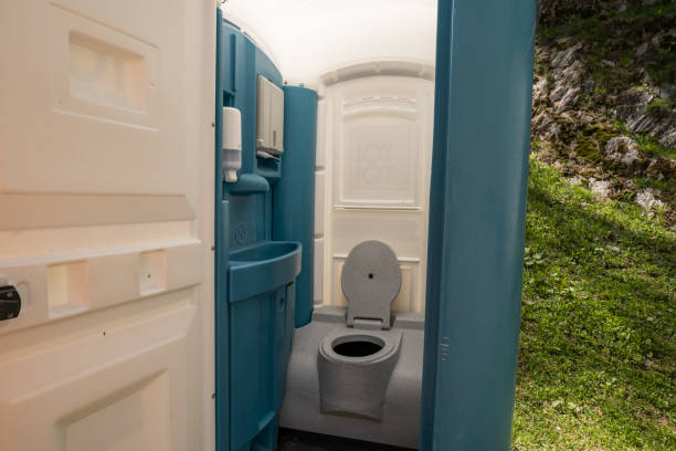 Porta potty delivery and setup in Pahoa, HI